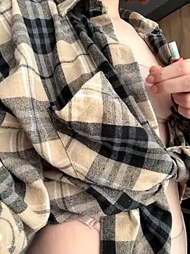 Camilla Railian online show from September 28, 2025, 12:21 pm