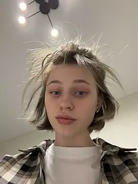 Snapshot of Camilla_Railian chatting on April 7, 2026, 5:13 pm Camilla Railian online show from April 7, 2026, 5:13 pm