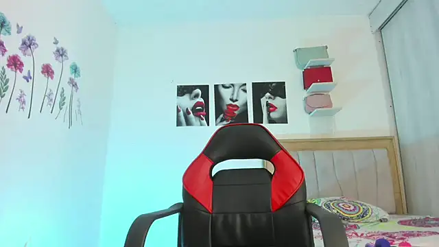 Lunastar02 online show from March 30, 2026, 7:15 pm