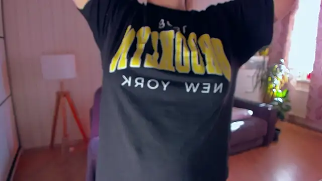 Snapshot of Jessica_Rubatte chatting on March 21, 2025, 1:23 pm Jessica Rubatte online show from March 21, 2025, 1:23 pm