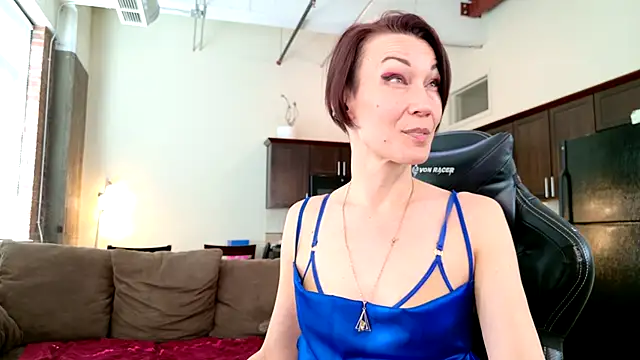 EveEnigma online show from February 28, 2025, 5:59 pm