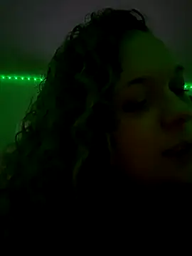 AuroraSummers online show from December 16, 2025, 5:45 am