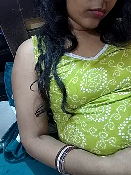 Snapshot of Diya_143 chatting on March 9, 2026, 7:18 pm Diya 143 online show from March 9, 2026, 7:18 pm