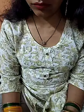 Snapshot of Diya_143 chatting on March 24, 2026, 4:39 am Diya 143 online show from March 24, 2026, 4:39 am