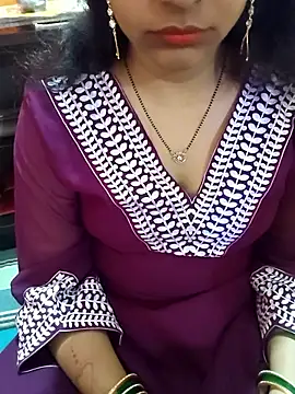 Snapshot of Diya_143 chatting on April 1, 2026, 2:36 pm Diya 143 online show from April 1, 2026, 2:36 pm