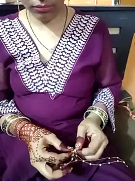 Snapshot of Diya_143 chatting on April 26, 2026, 4:15 pm Diya 143 online show from April 26, 2026, 4:15 pm