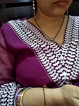 Snapshot of Diya_143 chatting on May 3, 2026, 6:30 am Diya 143 online show from May 3, 2026, 6:30 am