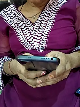 Snapshot of Diya_143 chatting on May 21, 2026, 7:37 am Diya 143 online show from May 21, 2026, 7:37 am