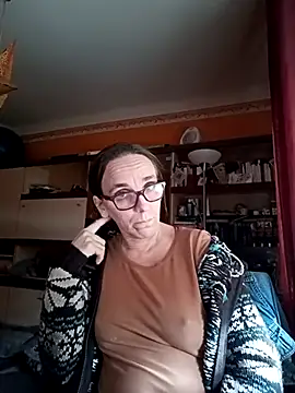 Snapshot of Dettybitch40 chatting on October 9, 2025, 1:31 pm Dettybitch40 online show from October 9, 2025, 1:31 pm