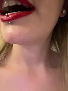 Snapshot of GangBangKitty chatting on February 28, 2025, 7:14 pm GangBangKitty online show from February 28, 2025, 7:14 pm