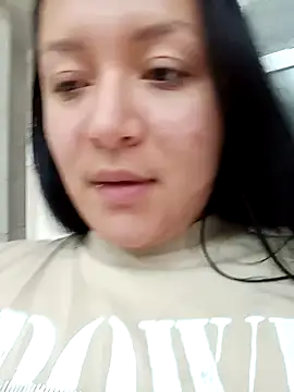 Arisha34 online show from December 25, 2024, 9:33 pm