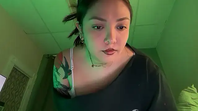 nativepumpkin95 online show from April 17, 2026, 2:58 am