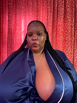 Snapshot of Michyboldy chatting on October 15, 2025, 5:40 am Michyboldy online show from October 15, 2025, 5:40 am