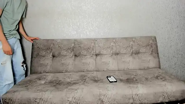 Snapshot of pelusos_mens chatting on March 18, 2025, 11:09 pm pelusos mens online show from March 18, 2025, 11:09 pm