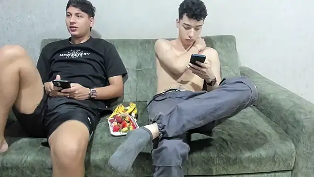 Snapshot of pelusos_mens chatting on January 19, 2026, 1:26 pm pelusos mens online show from January 19, 2026, 1:26 pm