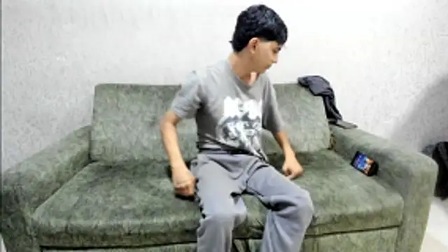 Snapshot of pelusos_mens chatting on April 24, 2026, 7:16 pm pelusos mens online show from April 24, 2026, 7:16 pm