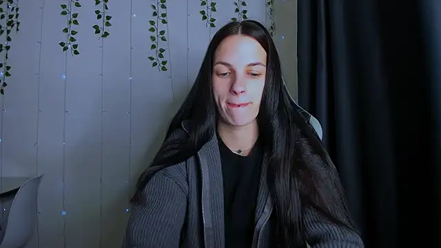 KarlaSim online show from October 7, 2025, 4:37 pm