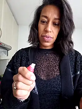 Snapshot of Goldenlace chatting on March 7, 2025, 3:49 pm Goldenlace online show from March 7, 2025, 3:49 pm