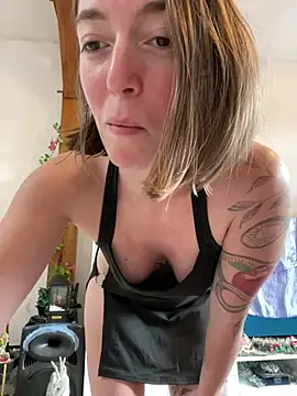 Snapshot of Daisy_Michto_Officiel chatting on December 13, 2024, 2:05 pm Daisy Michto Officiel online show from December 13, 2024, 2:05 pm