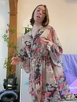 Snapshot of Daisy_Michto_Officiel chatting on December 17, 2024, 9:07 am Daisy Michto Officiel online show from December 17, 2024, 9:07 am