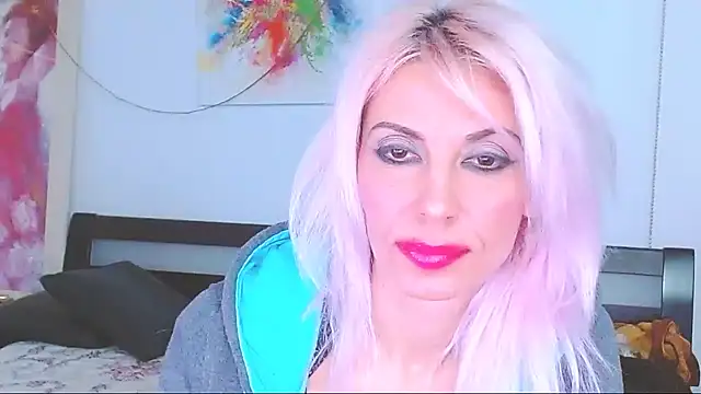 HoneyLara online show from March 1, 2025, 5:31 am