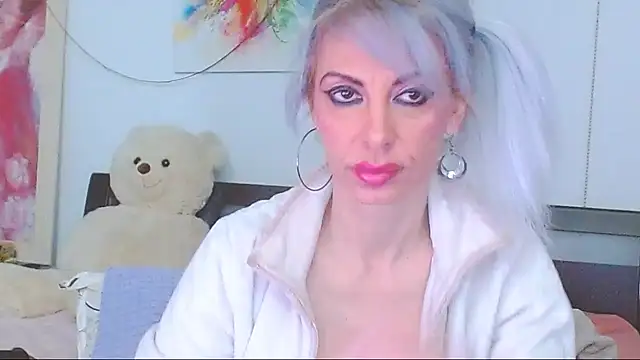 HoneyLara online show from March 11, 2026, 9:54 pm