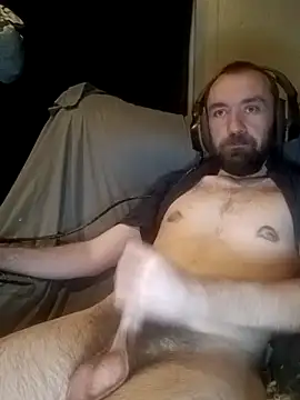 Snapshot of ShadowyTube chatting on October 27, 2025, 3:32 am ShadowyTube online show from October 27, 2025, 3:32 am