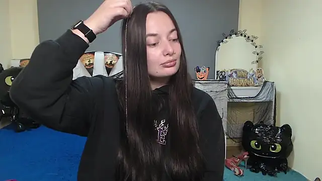 MilanaPrice online show from November 2, 2025, 8:06 am