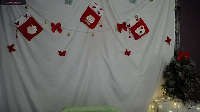 Snapshot of MaryEm976 chatting on December 22, 2024, 9:00 am MaryEm976 online show from December 22, 2024, 9:00 am