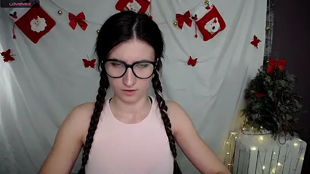 Snapshot of MaryEm976 chatting on December 23, 2024, 9:05 am MaryEm976 online show from December 23, 2024, 9:05 am