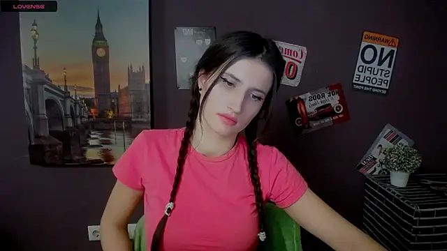 Snapshot of MaryEm976 chatting on February 7, 2025, 11:56 am MaryEm976 online show from February 7, 2025, 11:56 am