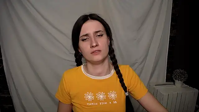 Snapshot of MaryEm976 chatting on February 14, 2025, 1:08 pm MaryEm976 online show from February 14, 2025, 1:08 pm