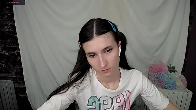 Snapshot of MaryEm976 chatting on March 18, 2025, 3:10 pm MaryEm976 online show from March 18, 2025, 3:10 pm