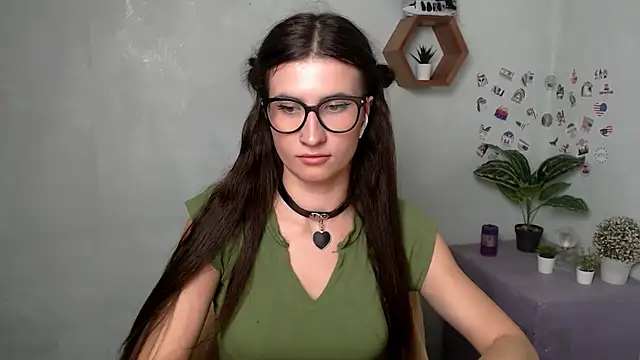 Snapshot of MaryEm976 chatting on September 29, 2025, 6:51 am MaryEm976 online show from September 29, 2025, 6:51 am