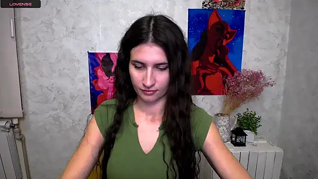 Snapshot of MaryEm976 chatting on October 3, 2025, 8:44 am MaryEm976 online show from October 3, 2025, 8:44 am