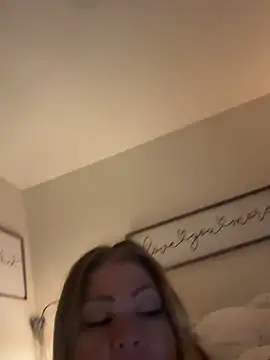 JESS LOVES online show from February 8, 2026, 5:33 am