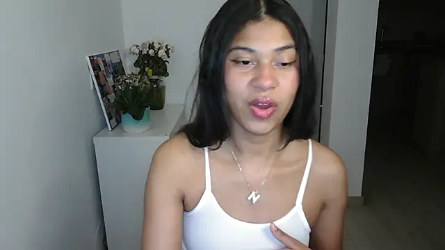 Snapshot of dark_enchantress_ chatting on January 12, 2025, 11:58 pm dark enchantress  online show from January 12, 2025, 11:58 pm
