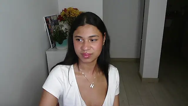 Snapshot of dark_enchantress_ chatting on January 17, 2025, 3:34 am dark enchantress  online show from January 17, 2025, 3:34 am