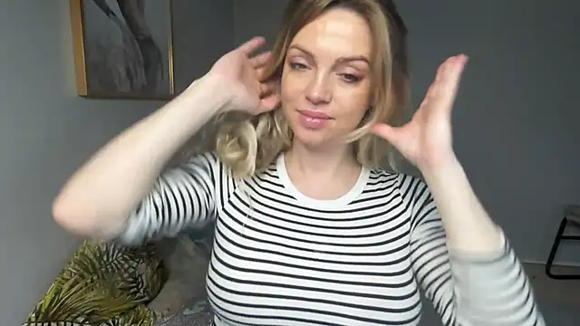 Snapshot of BelieveinEmliy chatting on February 12, 2025, 3:49 pm BelieveinEmliy online show from February 12, 2025, 3:49 pm