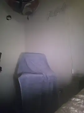 Snapshot of PartyAnimalfreak chatting on December 19, 2025, 9:22 pm PartyAnimalfreak online show from December 19, 2025, 9:22 pm