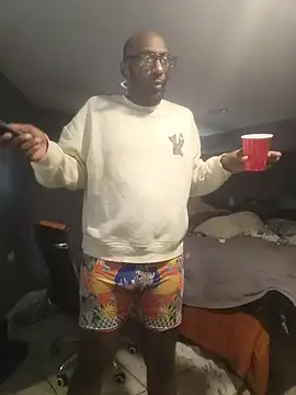 Snapshot of PartyAnimalfreak chatting on February 17, 2026, 5:52 pm PartyAnimalfreak online show from February 17, 2026, 5:52 pm