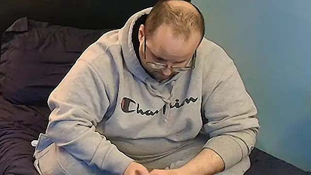 Snapshot of lefty15242 chatting on March 17, 2025, 3:57 am lefty15242 online show from March 17, 2025, 3:57 am