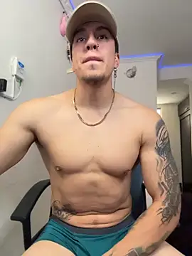 strongboy  online show from April 23, 2026, 2:41 pm