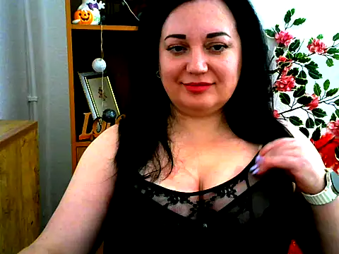 Snapshot of AmanaGi chatting on November 21, 2025, 3:22 pm AmanaGi online show from November 21, 2025, 3:22 pm