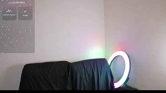 -Camila  online show from September 28, 2025, 3:28 pm