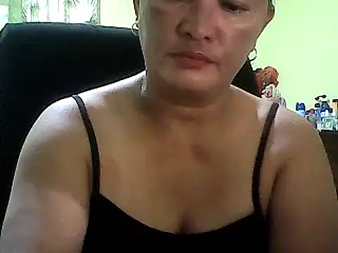Snapshot of hott_scarlett chatting on January 24, 2025, 10:41 pm hott scarlett online show from January 24, 2025, 10:41 pm