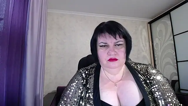JuicyLady Di online show from October 15, 2025, 4:34 am