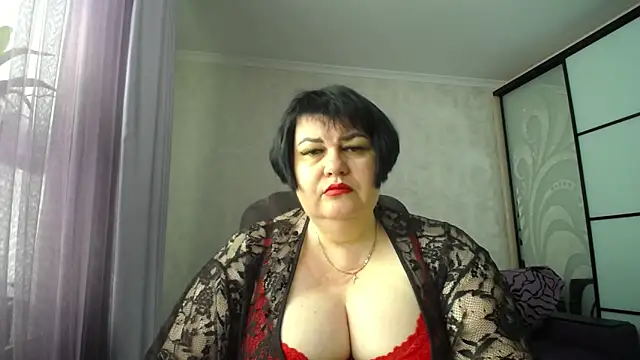 JuicyLady Di online show from May 31, 2026, 5:15 am