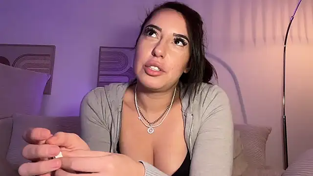 SissiVienna online show from December 18, 2025, 6:47 pm