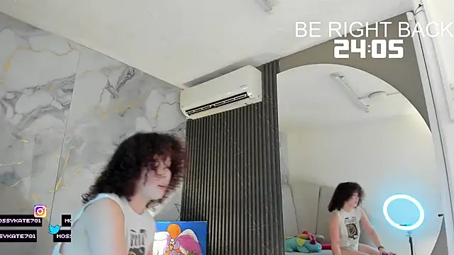 Katemoss70 online show from October 17, 2025, 12:41 pm